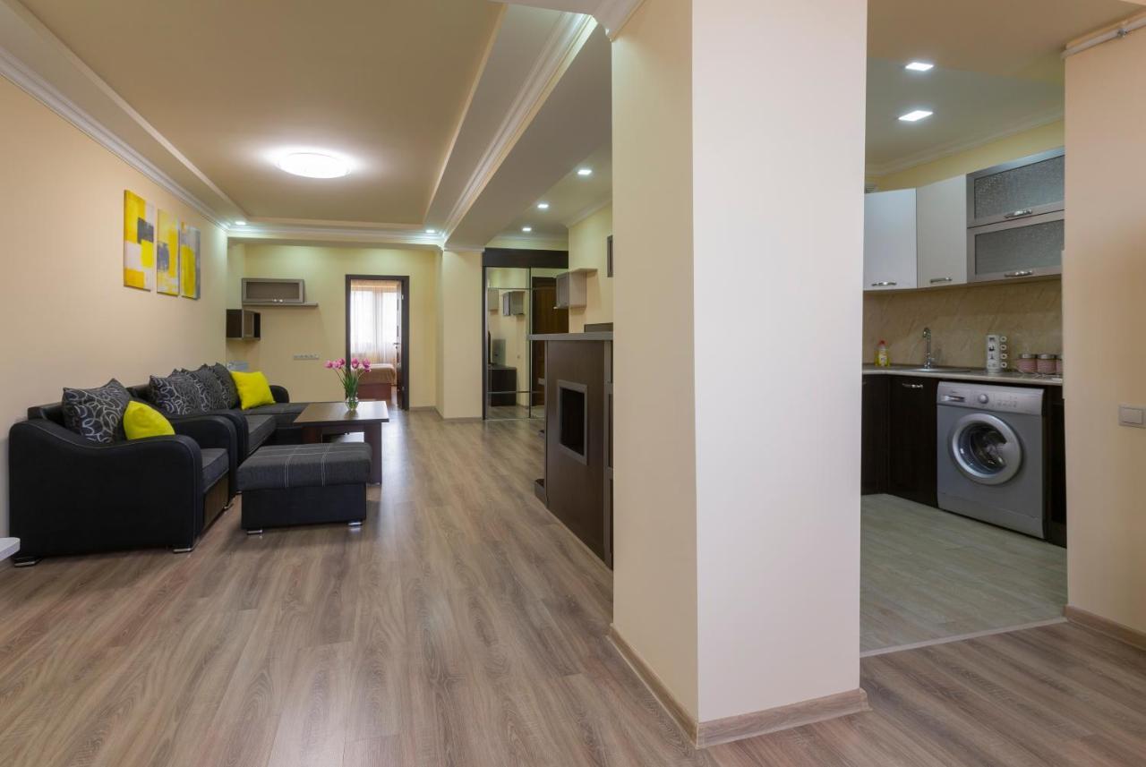 Umba Apartment N5 - Balcony And Mount Ararat View Jerevan Exteriör bild